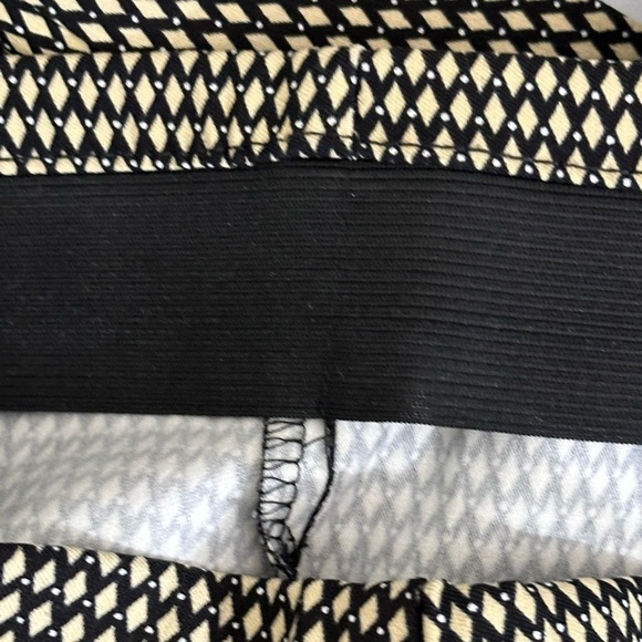 Rafaella sz 8 pant straight leg, pull on Diamond shape design mini print - Picture 12 of 15